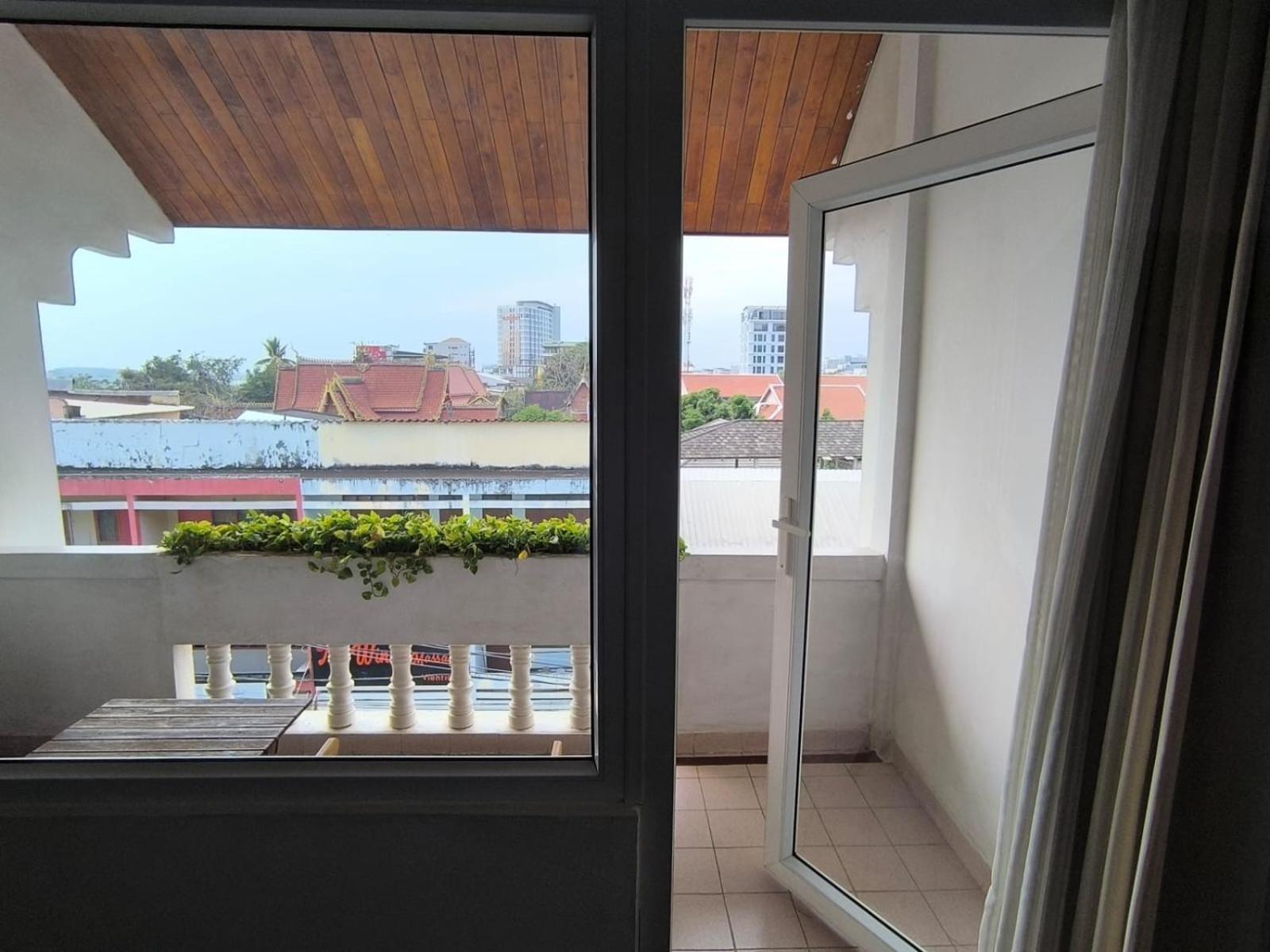 Le Charme Vientiane Hotel Exterior photo